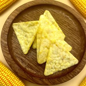 China Triangle Corn Cracker Chips Delight Golden Flavorful and Perfectly Crispy factory