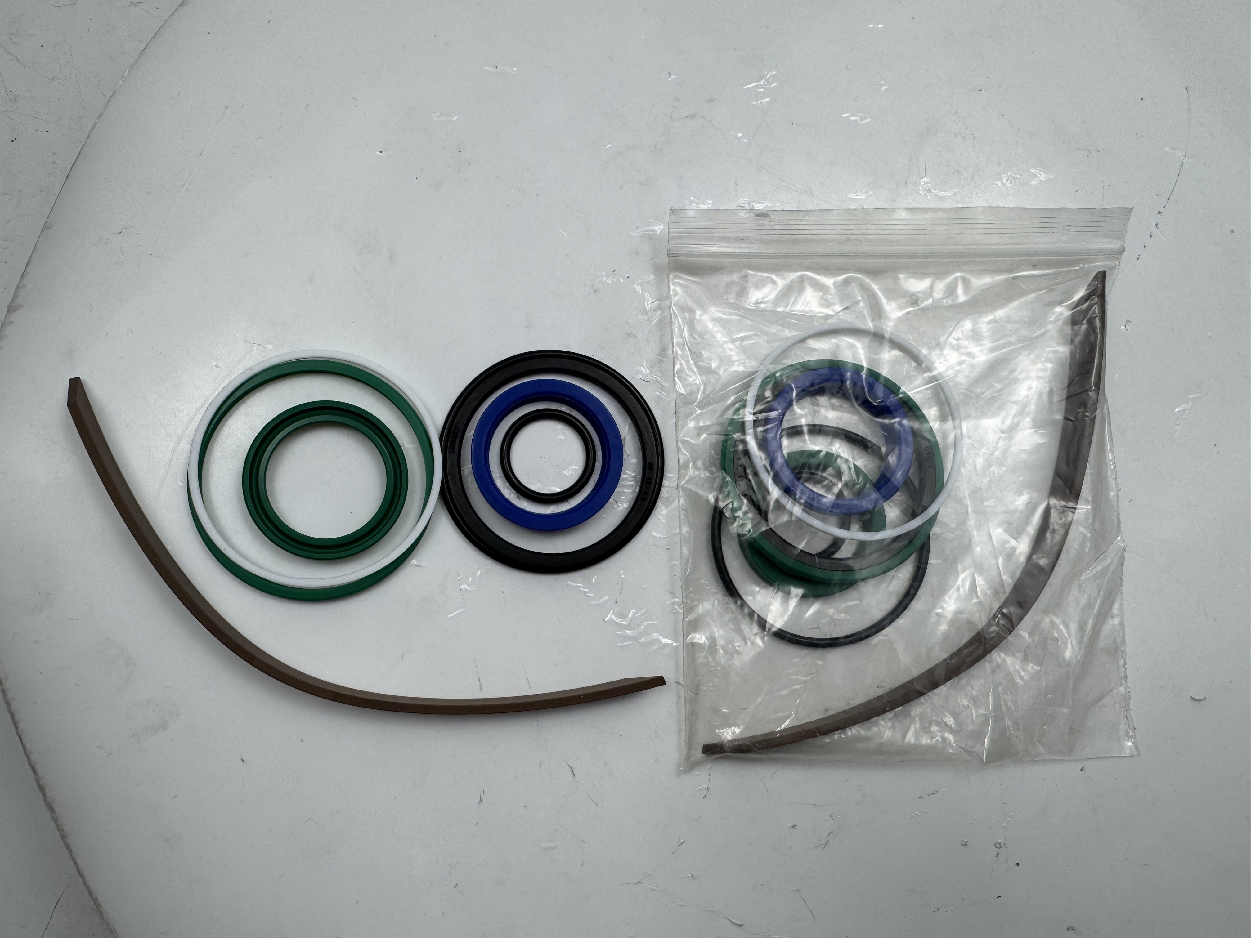 Oil Seal Repair Kit ABG4820 ABG6820 ABG7820BCD VOE17250222 for Asphalt Paver Spare Parts
