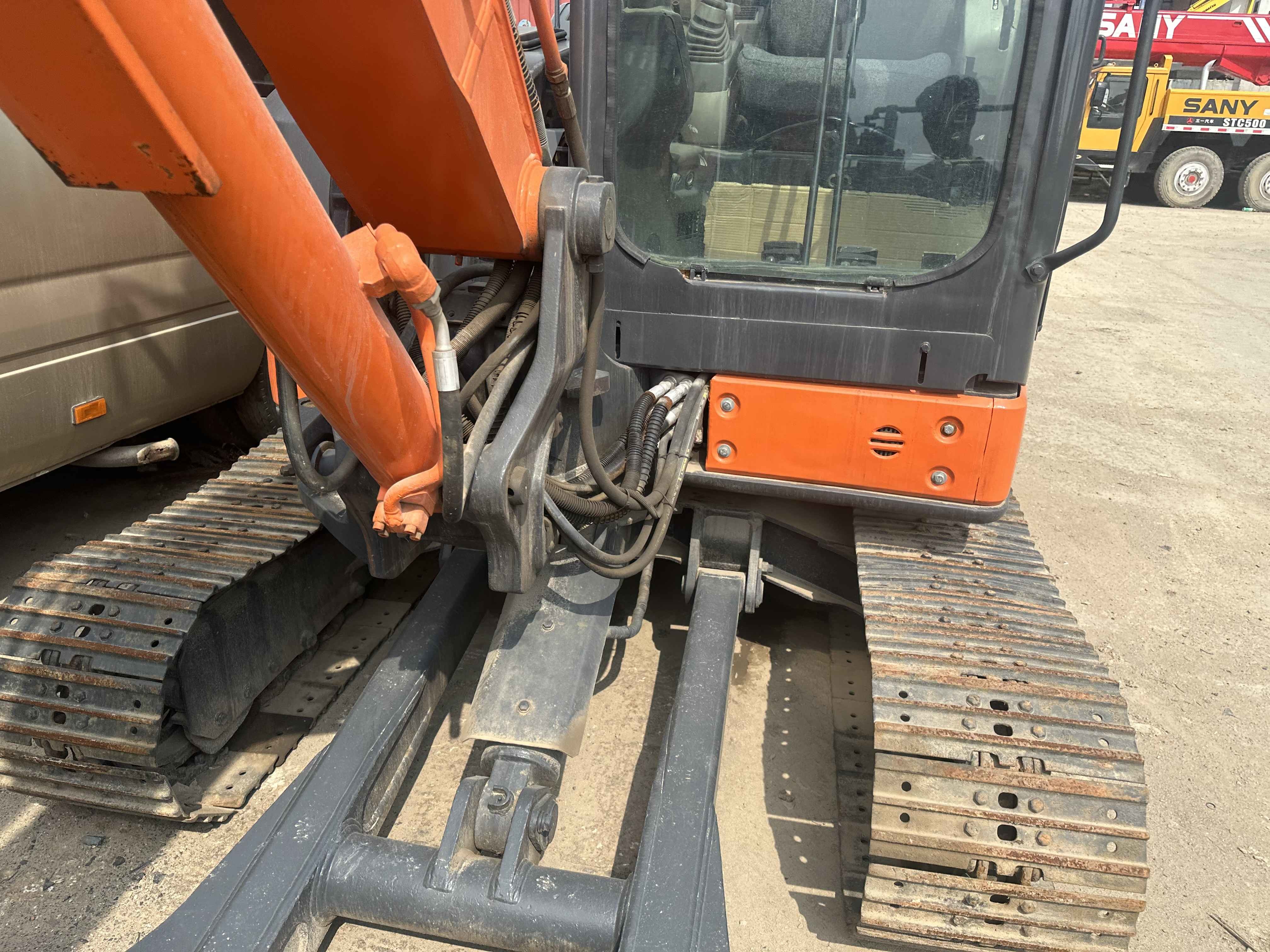 Hydraulic Repossessed Mini Excavators Second Hand Hitachi ZX65 6.5ton