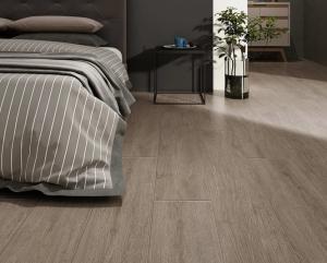 China Beige Antibacterial Wooden Porcelain Strips 200x1000mm Indoor Floor Strip For Living Room Decoration factory