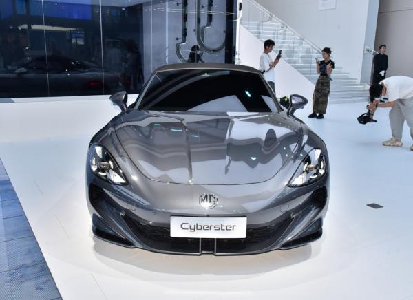 High Speed Sport Electric MG Car Long Range Cyberster 501km EV Electric Vehicle
