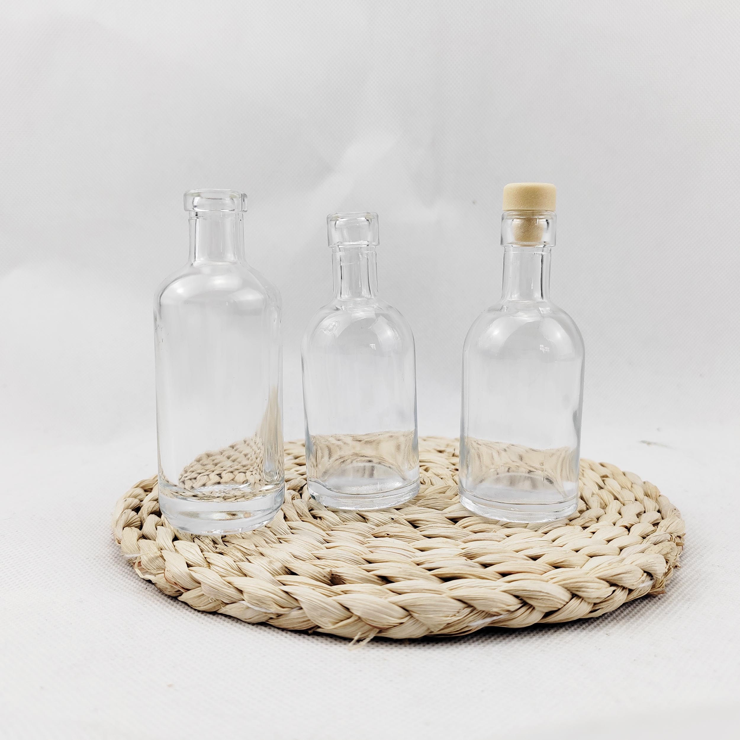 Beverage Glass Bottle 750ml for Vodka Brandy Whiskey 1L Wine Bottle 500ml Whiskey Bottle