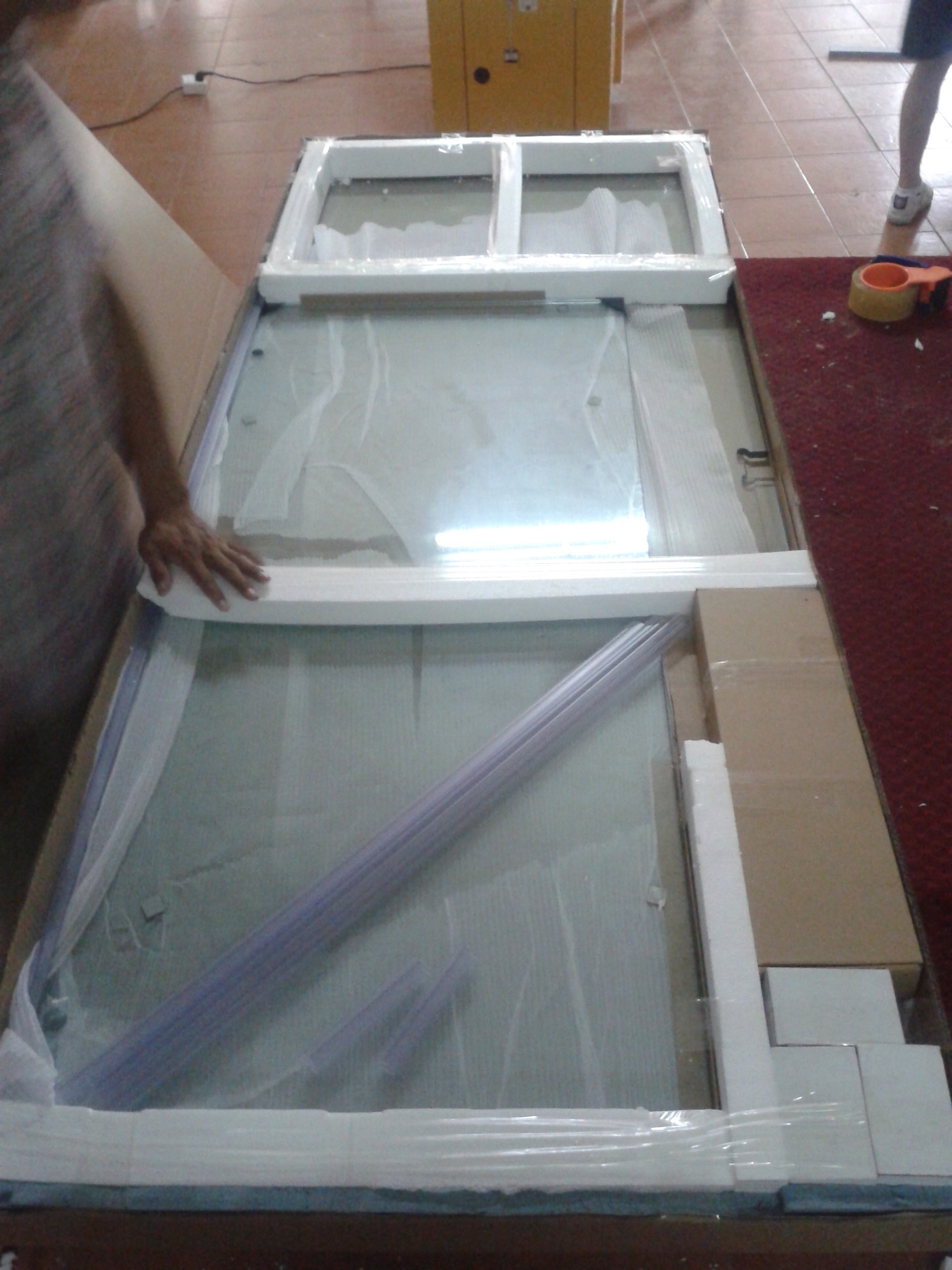 Hotel Framed Tempered Glass Shower Enclosure Stainless Steel Straight Swinging Glass Shower Doors