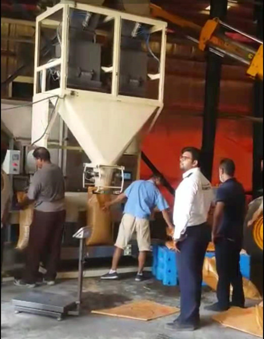 Fully Automatic Granule Packing Machine Particle Wood Pellet Bagger
