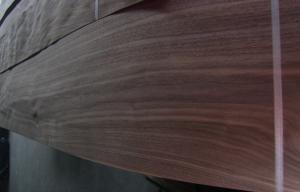 China Technical Black Walnut Wood Veneer Paneling Door Furniture Grade factory