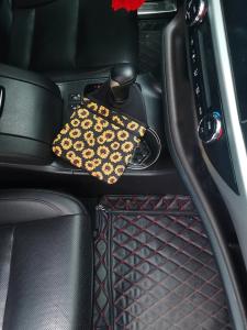 China Car Trash Bag Mini Car Accessories Neoprene Small Garbage Can For Storage Neoprene Promotion Gifts factory