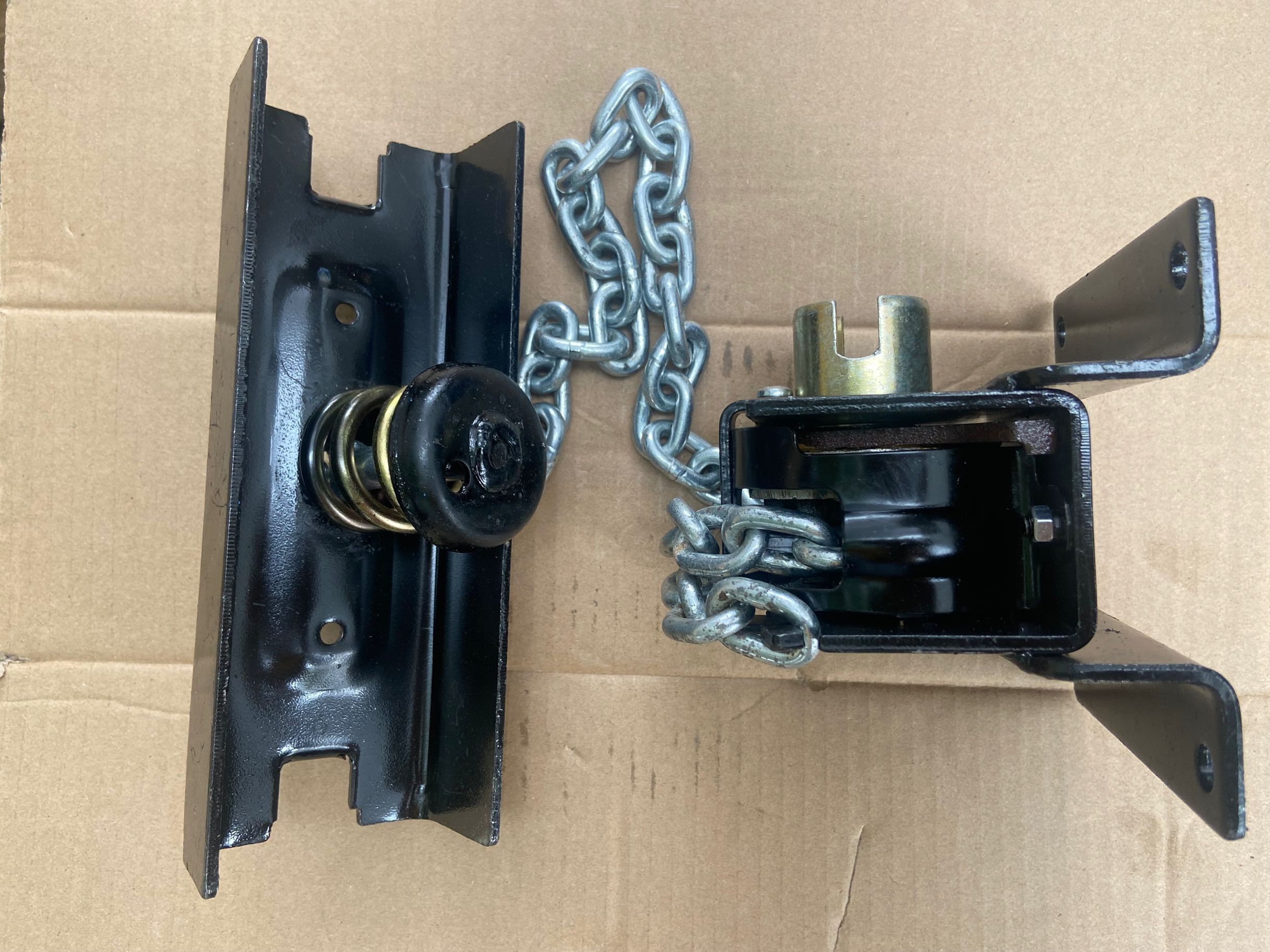 Truck Spare Tire Carrier 8970109551 Isuzu NPR NQR Hang On Main Beam Maintain And Repair Chassis Auto Parts