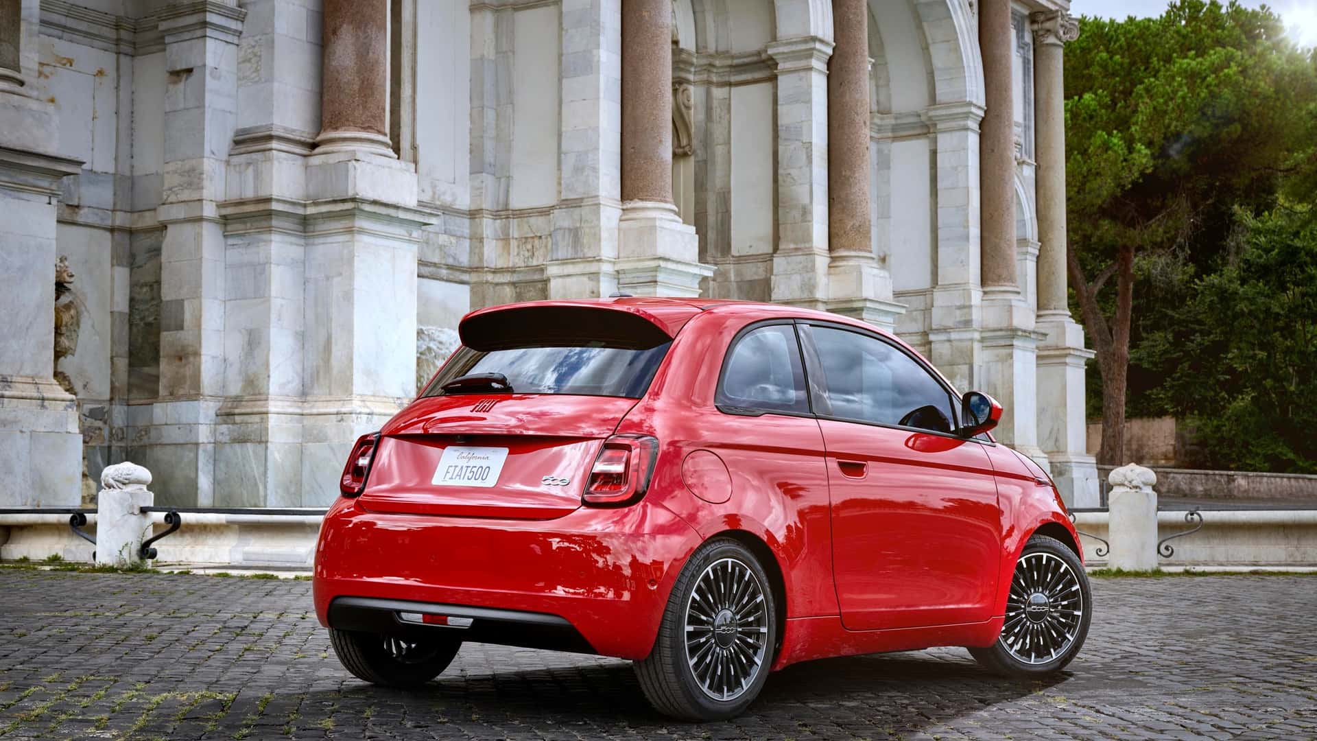2024 FIAT 500e FWD Mini electric Cars 42kwh battery with 94mph top speed