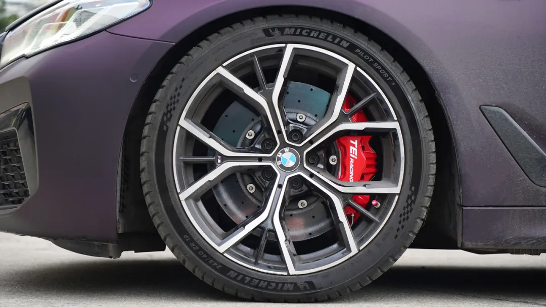 Front 6 piston and rear 4 piston caliper BBK auto brake system For BMW 540i 19 inch rim