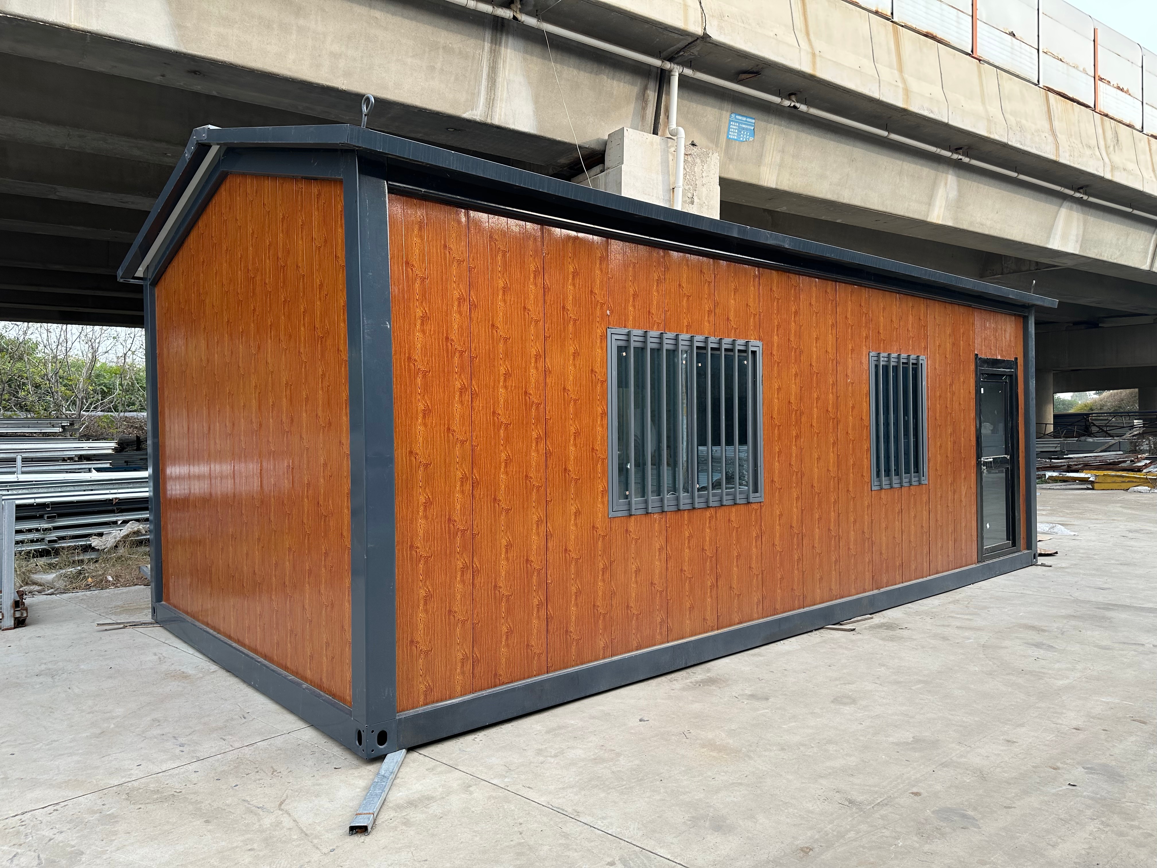 Fast Assembly Flat Storage Container Insulated Prefabricated Living Container Home for Office Professional Customization