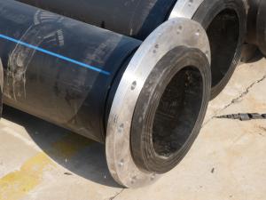 China Extruded Tensile Strength HDPE Dredging Pipe White With Blue Strips Custom Length factory