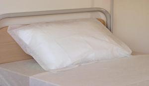 China Biodegradable 40GSM Disposable Pillow Cases Medical factory
