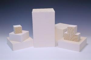 China Custom Honeycomb Ceramic Substrate , 3 Way Catalytic Converter factory