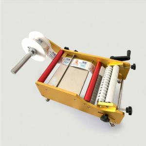 Manual Adhesive Sticker Packaging Labeling Machine For Round Bottles