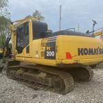 PC200 Used Komatsu Excavator With A Capacity Of 1.2 Cubic Meters