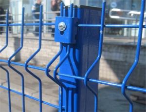 China 4.5mm Green Color 3D Curved Safety Protect Wire Mesh Fence factory