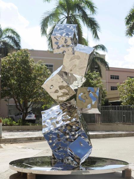 Silver color Hotel Lobby Sculpture Geometric Water Waves Three Dimensional Rubik
