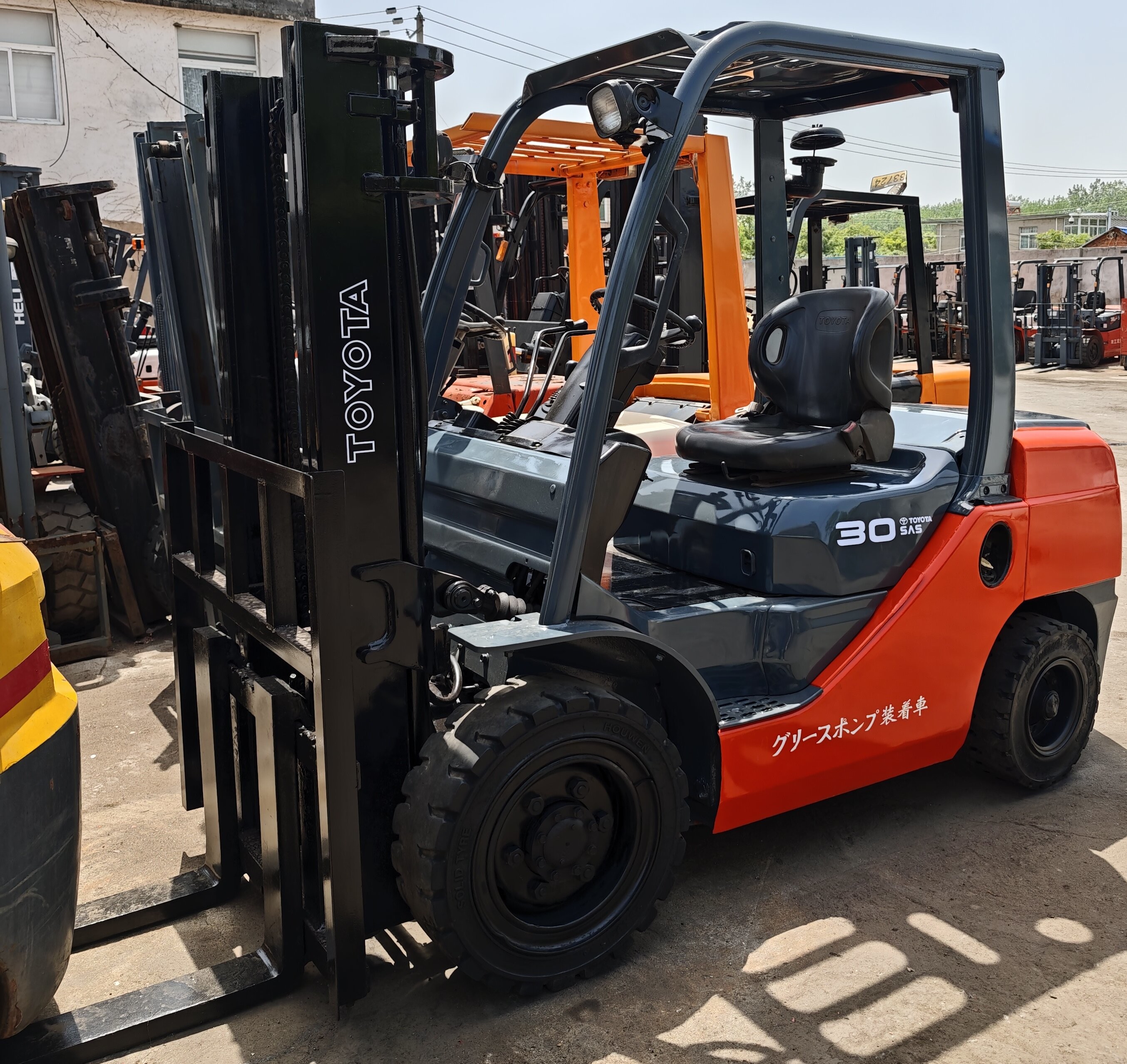 Used Toyota 30 Forklift Three Tons and Three Meters Secondhand Diesel Lifting Machine Toyota
