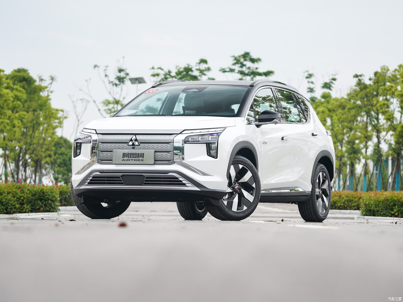 2023 2024 Mitsubishi AIRTREK Auto Car Energy Electric 4 Wheels Car SUV Vehicle Motors Automobile Cars with LED Headlights