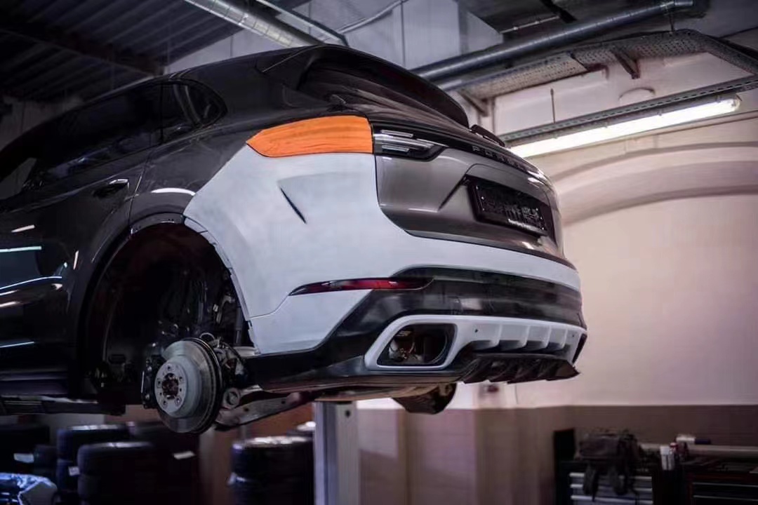 Cayenne Carbon Fiber Body Kit for Porsche Cayenne MTR Dry Carbon Fiber Body Kit Front and Rear Bumpers