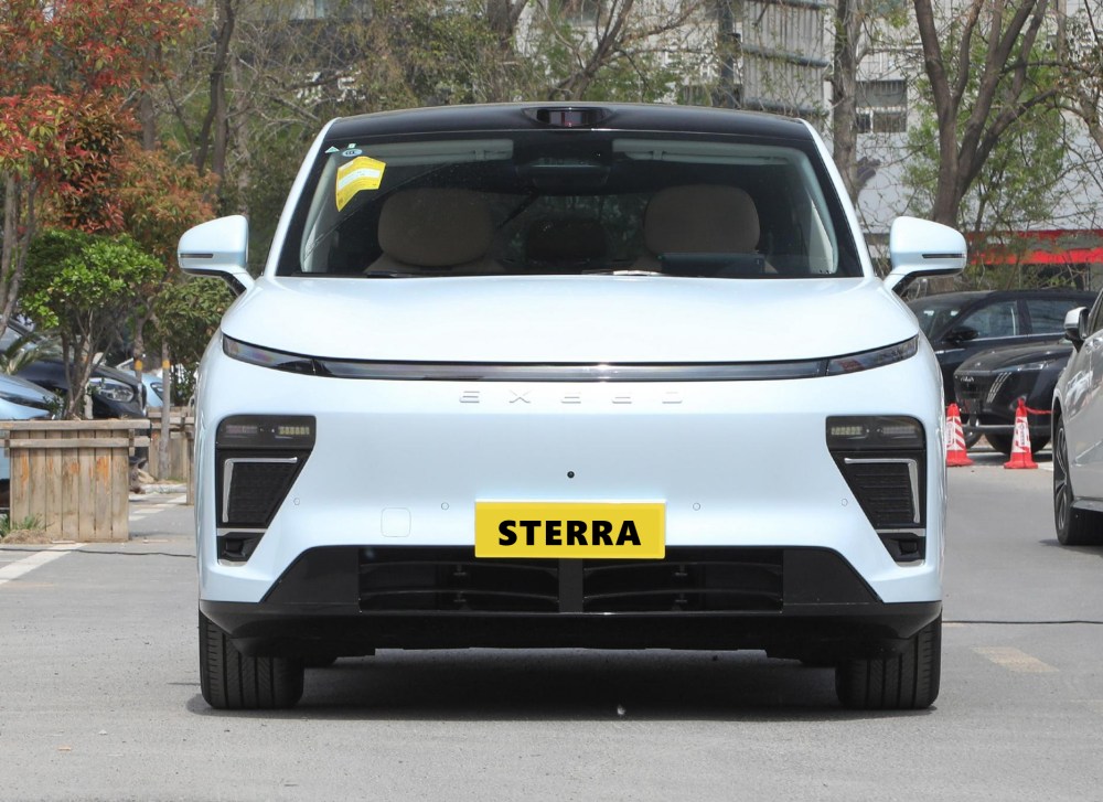 s 2024 Exeed STERRA Hybrid SUV 265hp 2000km EV Range RWD 3000mm Wheelbase The Perfect Combination of Power and Efficiency