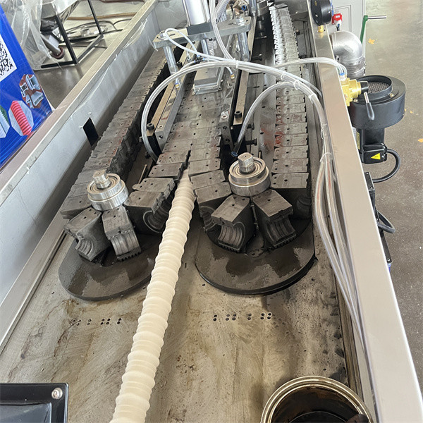 HDPE Spiral Pipe Production Line Machinery Low Noise Plastic Pipe Manufacturing Machine