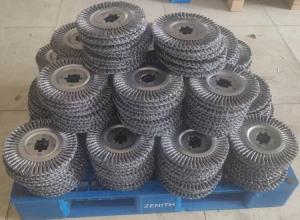 China 300mm OD Metal Tube Rust Removal Twisted Wire Brush factory