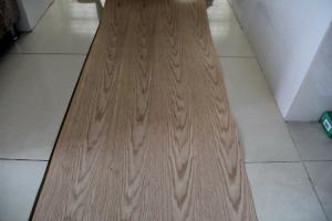 China Sliced Natural American White Oak Wood Veneer Rolls With Fleece Backed factory