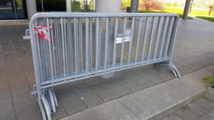 China hot dipped galvanized fence panel temporary crowd control barrier factory