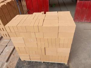 China 1400C 45% Al2O3 Fire Clay Bricks Fireplace Refractory Brick Heat Proof factory