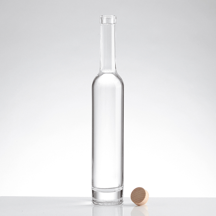 Long Neck 500 ml Liquor Bottle Simple Elegant Design for Refinement