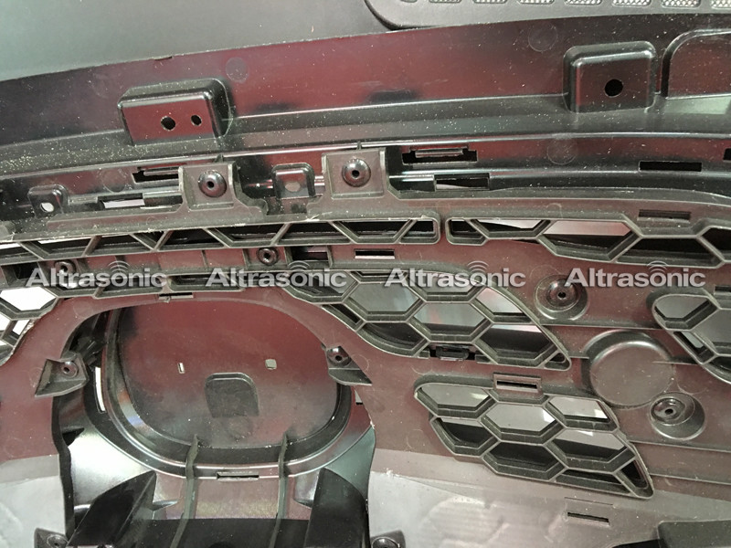 Secure Low Tension Connections Ultrasonic Welding Machine For Auto Door Trim Panel