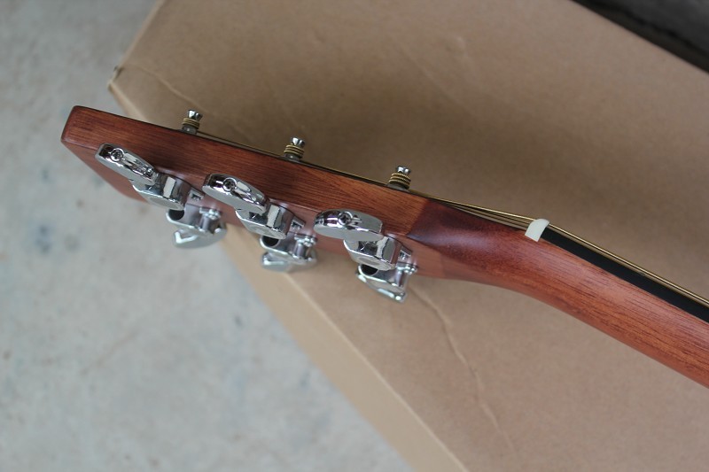 Factory custom 41 inch 20 frets 18 natural wood color acoustic guitar with solid top mahogany back