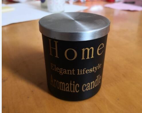 Decorative & printed aroma candle with metal lid and loaded by scented soy wax of Oud