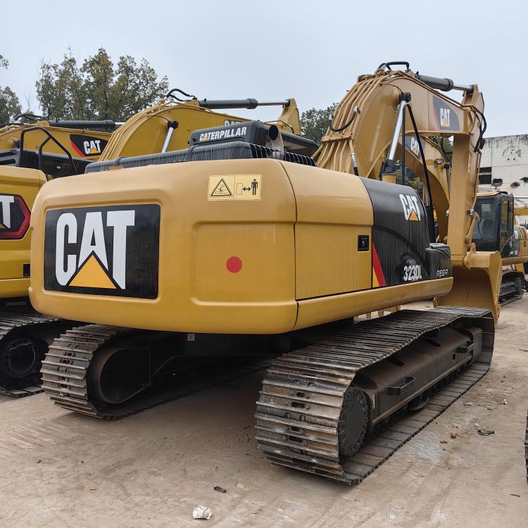 23 Ton Crawler Excavator Caterpillar 323DL Used in Good Condition with Original Valve