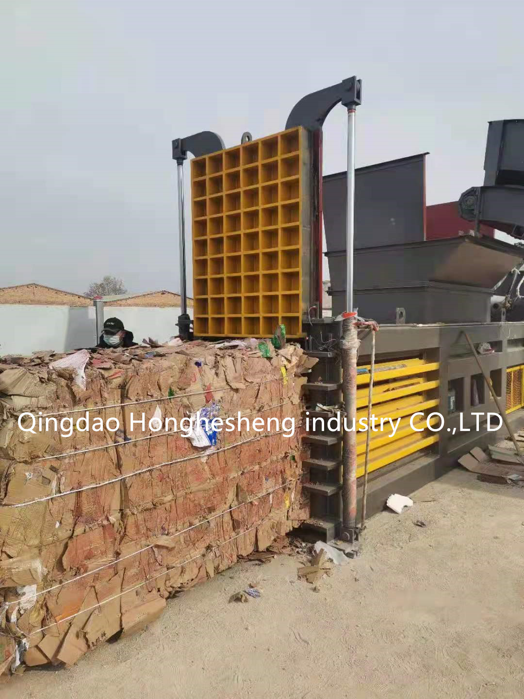 China Automatic Horizontal Plastic Bottle Press Recycled Cardboard Baler Machine factory