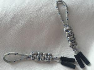 China Customized Handmade Paracord Zipper Pull 3 Colors TPU Injection factory