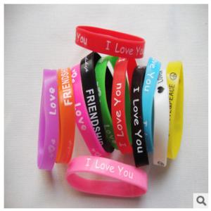 China Compact Printed Silicone Wristbands Bracelets Memorable Custom Rubber Bracelets factory