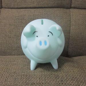 China Happy cartoon pig pvc piggy bank, rubber money box promotional toys for kids factory