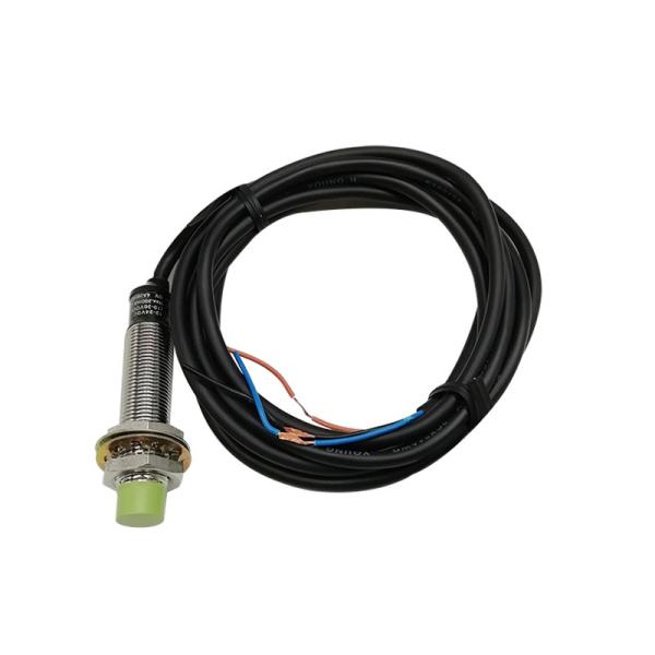 China Waterproof Automotive Auto Parts DC 3-Wire Type Cylindrical Type Proximity Sensor factory