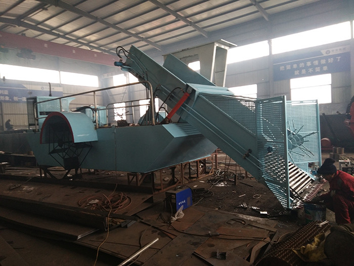 8 Cubic Meters 75kw Power Lake Weed Cutter Machine For River Waterweed Harvesting