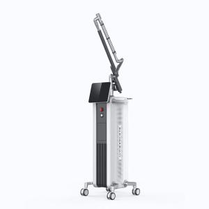 China Portable 10600nm Co2 Fractional Laser Machine For Skin Resurfacing And Wrinkle Removal factory