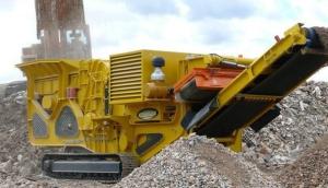 China Large Material Mobile Crushing Plant , Portable Jaw Crusher Vibrating Feeder factory