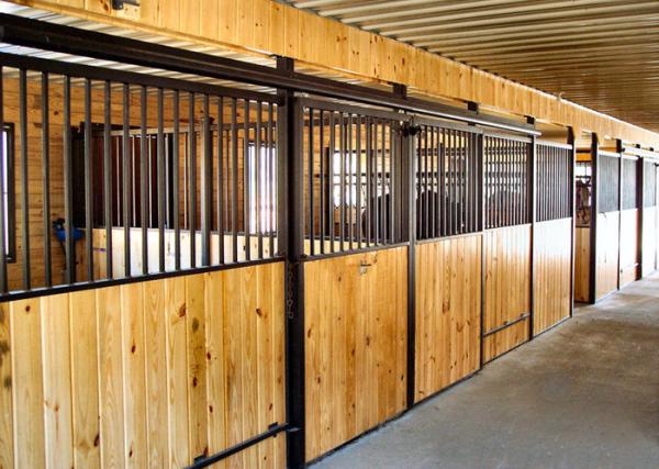 Portable Free Standing Horse Stall Kits , Solid Welded One Piece Box Stall