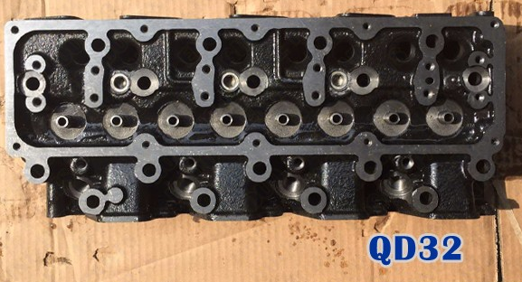 OEM 11039-VH002 4 Cylinder Head / Diesel Engine Head For Nissan / Forklifter Parts QD32