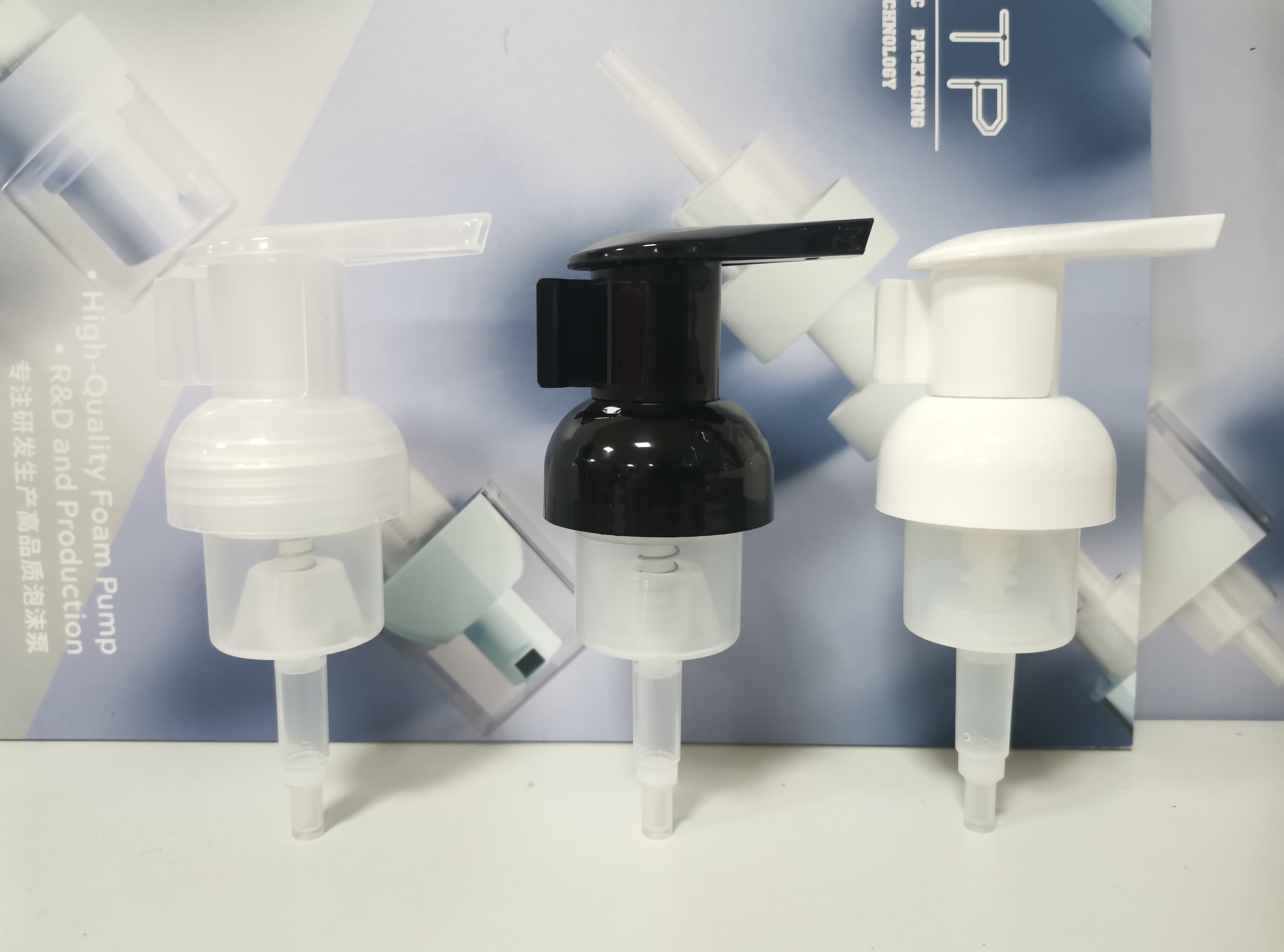 0.8cc Discharge Rate Plastic Lotion Pump with External Spring and Clip Lock, actuator 360° turn
