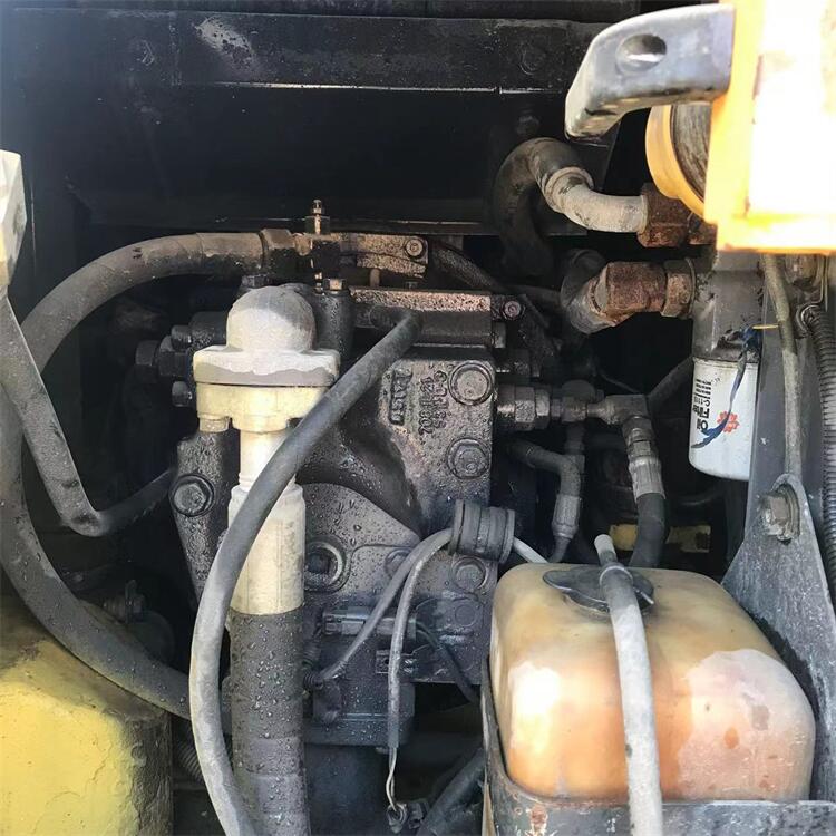 Original Hydraulic Valve Komatsu 13t Excavator PC138us-2 with 13400KG Operating Weight