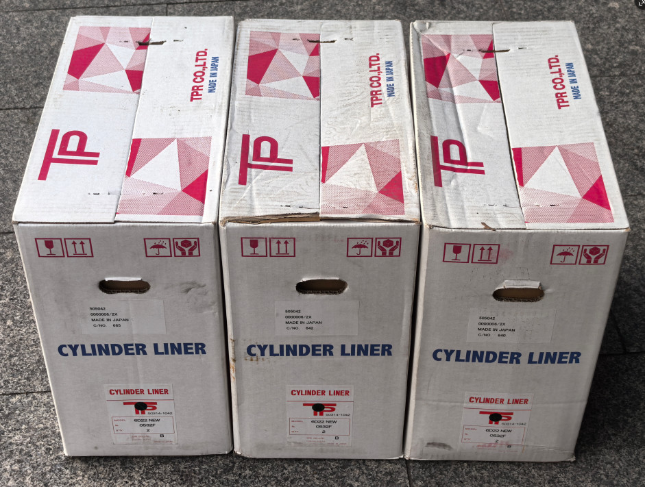 Hyundai D6CA Cylinder Liner 133MM Piston 23430-84000‌ Piston Ring 23430-84000