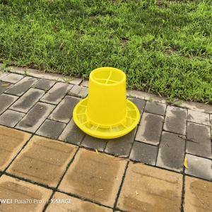 China Versatile Multi Size Little Giant Chicken Waterer Cap Durable Plastic Backyard factory