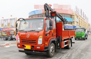 China Crane Truck Mounted Lifting Weight 4 Tons Dayun 4*2 Single And Half Cab Grabbing Wood 200hp factory